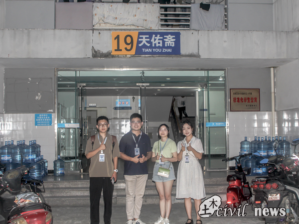 1661597049471024828.jpg IMG_5832.jpg