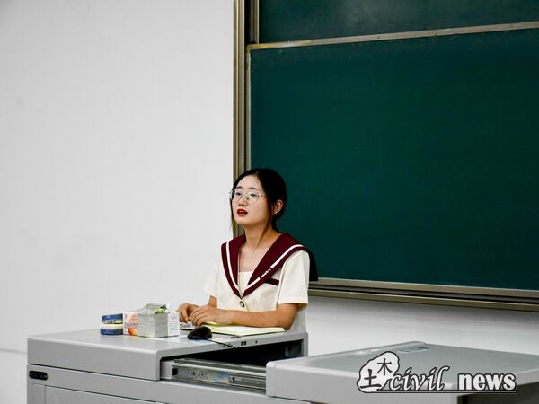 1632928898528072932.jpg 44.jpg