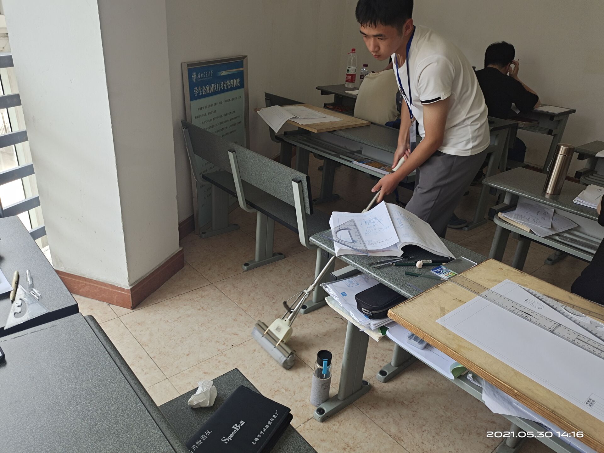 1622447921396052471.jpg 1622447921396052471.jpg