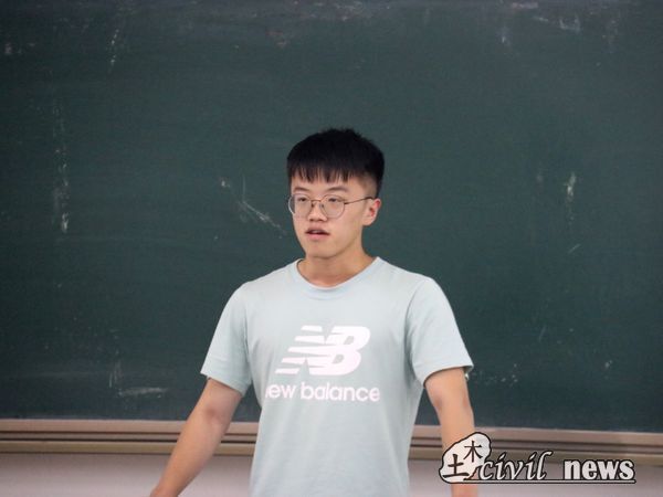 1632928949225033573.jpg 88.jpg